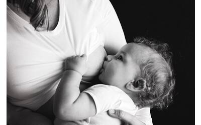 Immagine: allattamento mamma