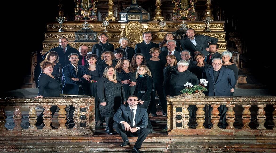 Immagine del Coro sull'altare della Collegiata di San Leonardo