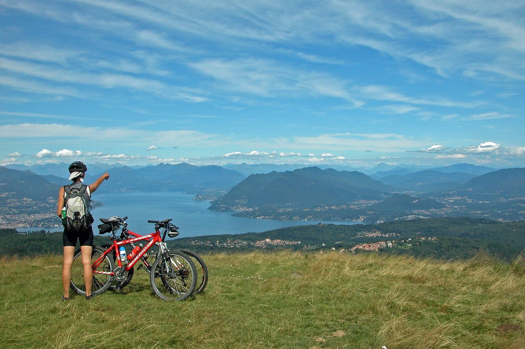 Immagine: Lago Maggiore e Verbania dal monte Falò