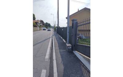 Immagine: marciapiede zoverallo