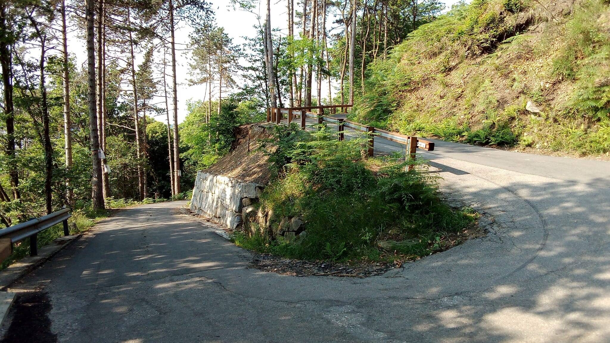 Immagine: Monte rosso strada