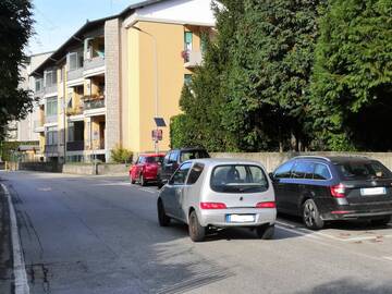 Istituito senso unico su via Annibale Rosa, zona scuole Tommasetti, in orario entrata uscita da scuola.