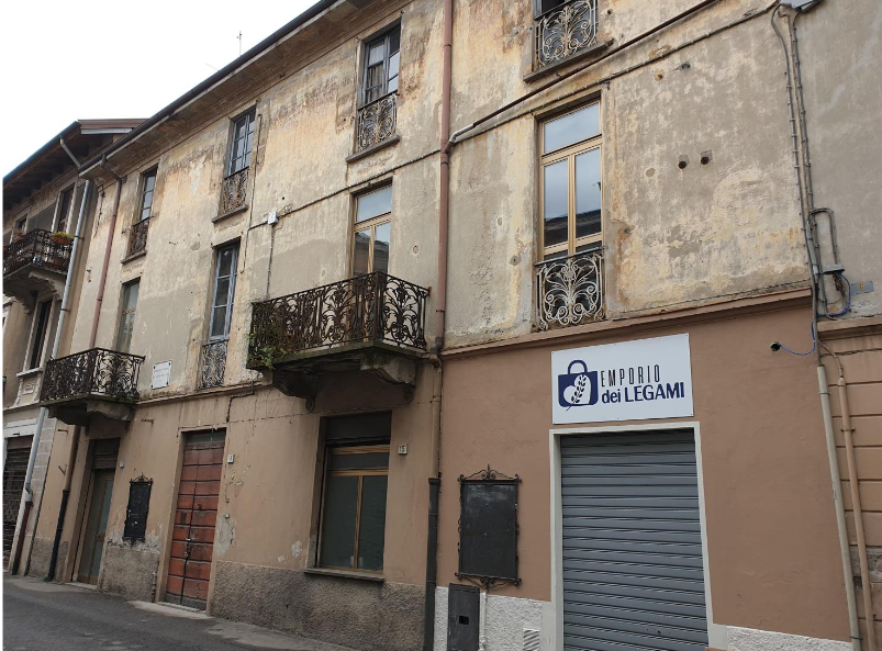 Immagine: Via roma emporio 